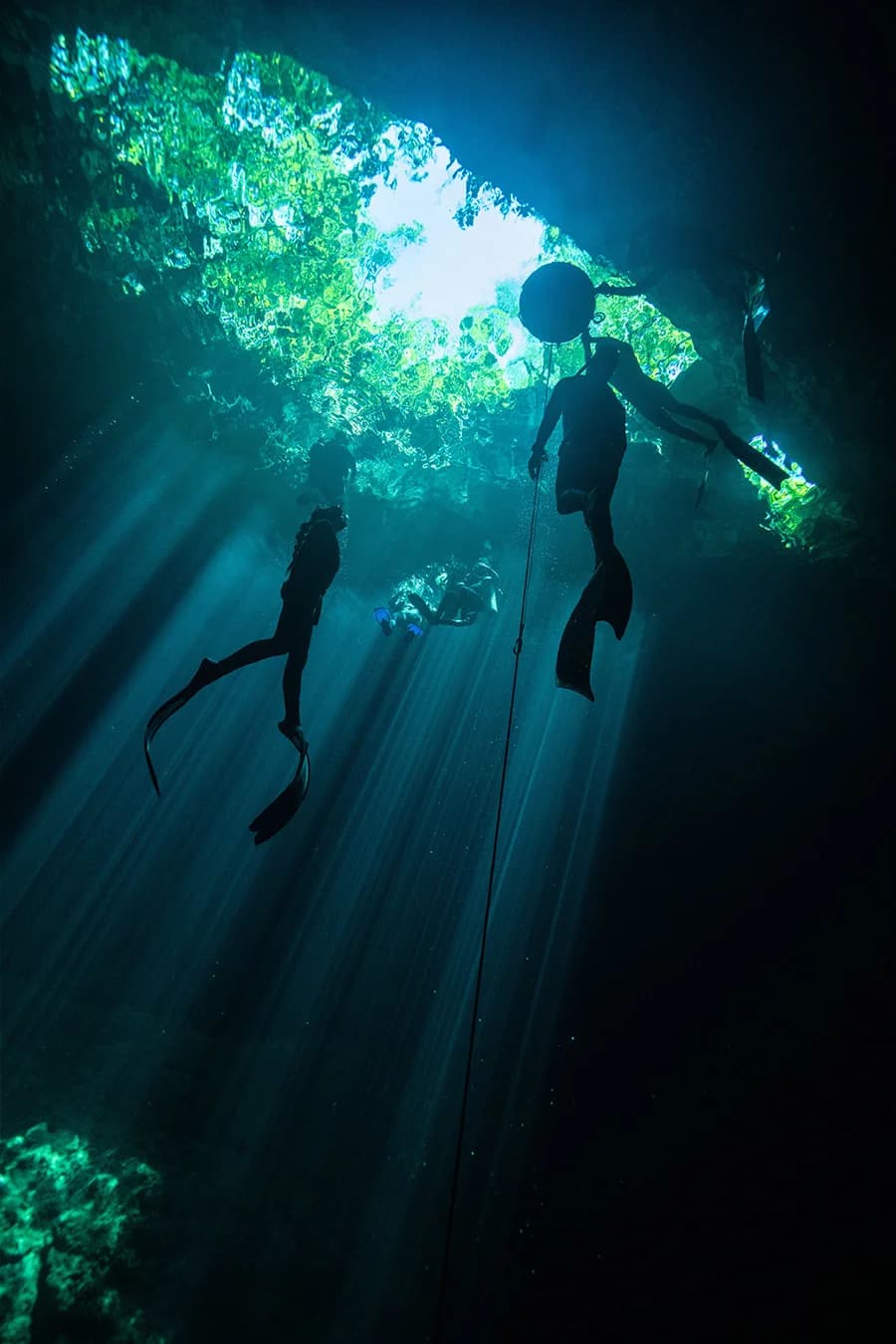 Underwater cave diving
